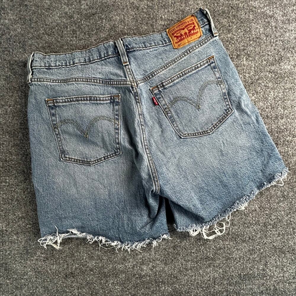 Levi’s 501 Women’s W32 14/15 High Rise Cutoff Denim Shorts Raw Frayed Hem Blue - Picture 2 of 9
